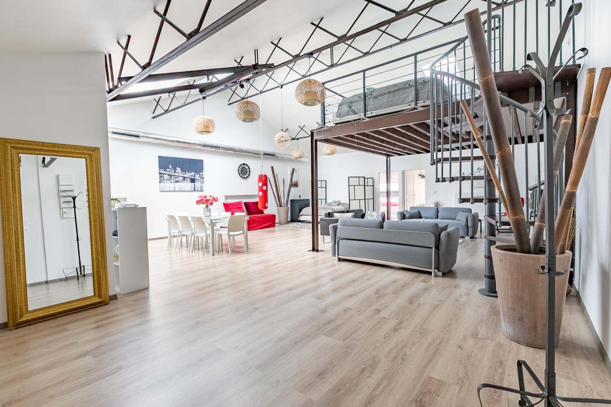 Loft & Le Faubourg Saint Martin Apartment *
